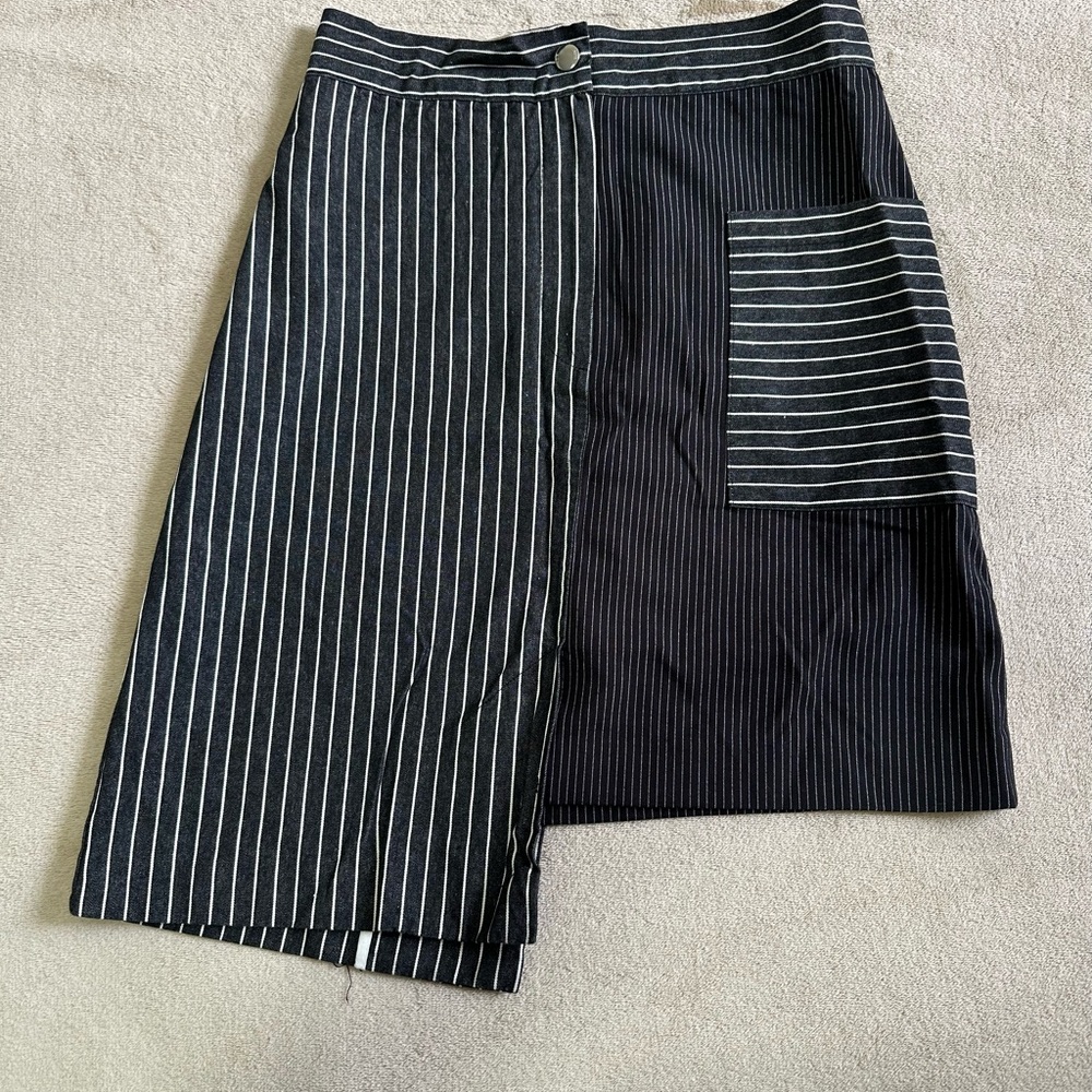 Noir Contemporain Korean Brand Black and White Asymmetrical Skirt